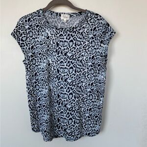 Ava & Viv Black and White Leopard Print Short Sleeve Top